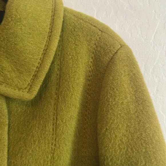 Vintage 1960s Dark Chartreuse Wool Coat Size Medium. - Picture 5 of 15